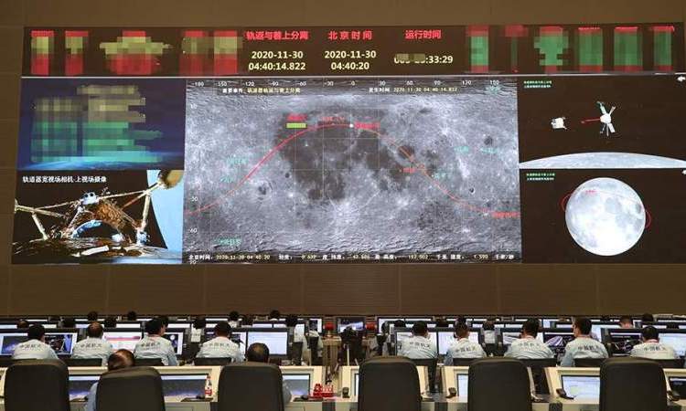 المسبار الصيني تشانغ آه-5 يهبط بسلام على القمر