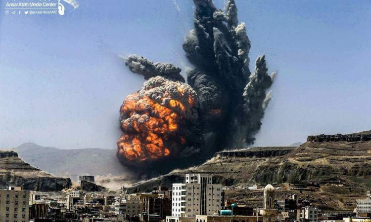 صحيفة اسبانية : اليمن ..  سماء محملة بالطائرات والصواريخ وأرض تكتظ باللاجئين