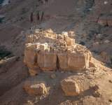  الجزيل قرية أثرية حضرمية على صخرة عملاقة