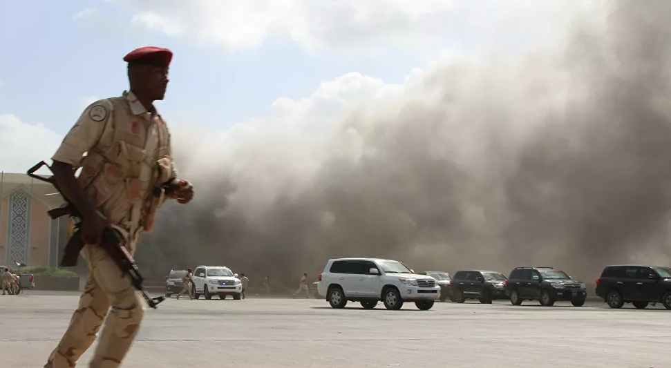 ارتفاع قتلى وجرحى التفجيرات بمطار عدن إلى 135 