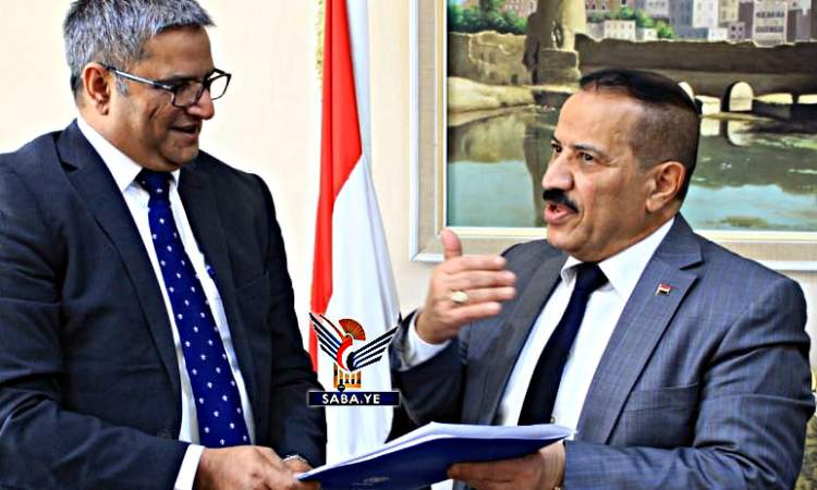 وزير الخارجية يتسلم أوراق اعتماد المدير الجديد للأوتشا باليمن