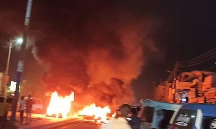 انفجار عنيف في الشيخ عثمان عقب مظاهرات وحرق اطارات