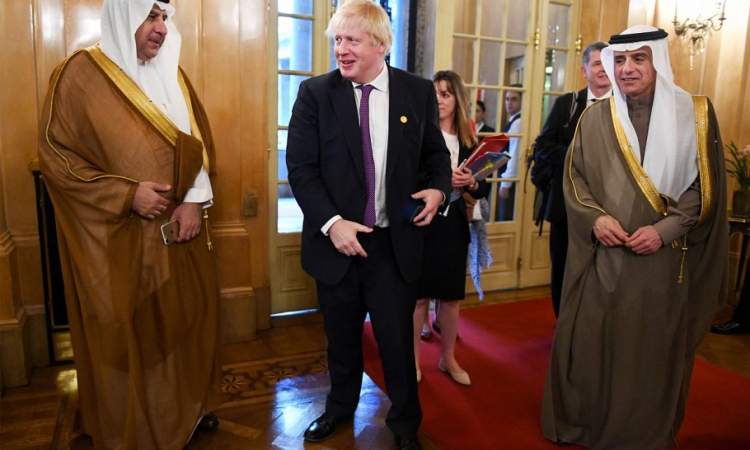 محامية رئيس الوزراء البريطاني تكشف خفايا ما يدور بالغرف المغلقة بشأن اليمن -  ترجمة.