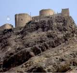 أبرز المواقع الأثرية في عدن مهددة بالانهيار!