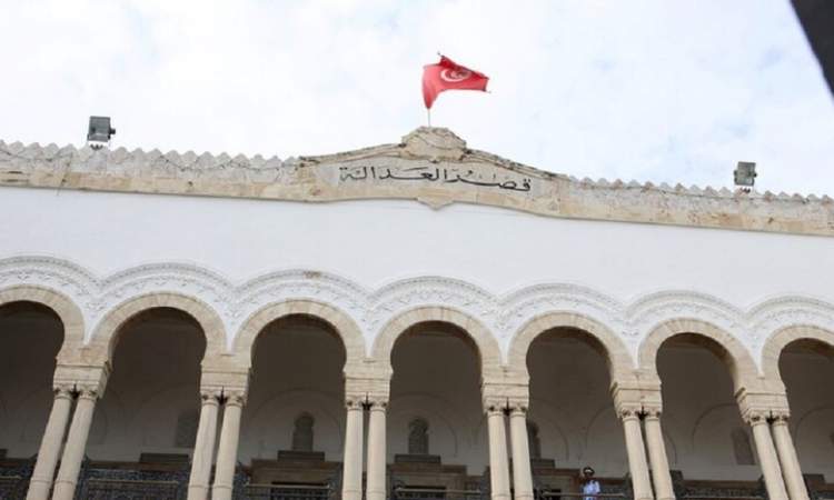 تونس .. السجن من 10 سنوات إلى المؤبد لـ44متهما بالإرهاب 