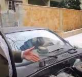 سوري يخترع سيارة تعمل بالماء