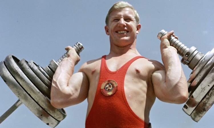 وفاة كورينتسوف البطل الأولمبي السوفيتي في رفع الأثقال
