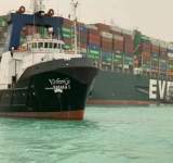 مصر تحتجز سفينة إيفر جيفن حتى دفع التعويضات