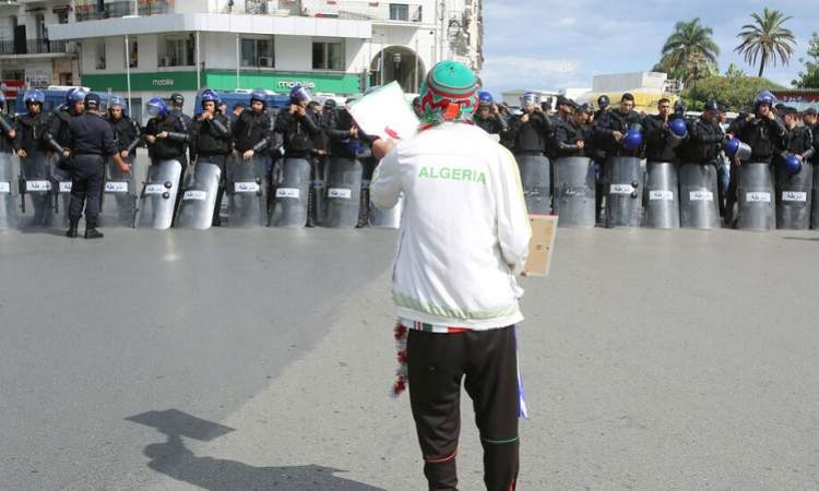  الجزائر توقف جماعة تمارس نشاط تحريضي بتمويل خارجي