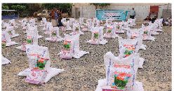 توزيع 625 سلة غذائية لأسر شهداء مأرب
