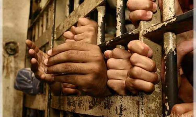 تقشعر لها الأبدان: سجين يمني يروي قصته في سجون الإمارات