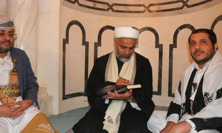 هيئة الاوقاف تدشن مشروع وقل ربي زدني علماً بزيارة مفتى الديار اليمنية 