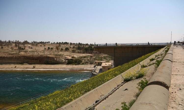تراجع منسوب نهر الفرات يهدد الزراعة والكهرباء في سوريا والعراق