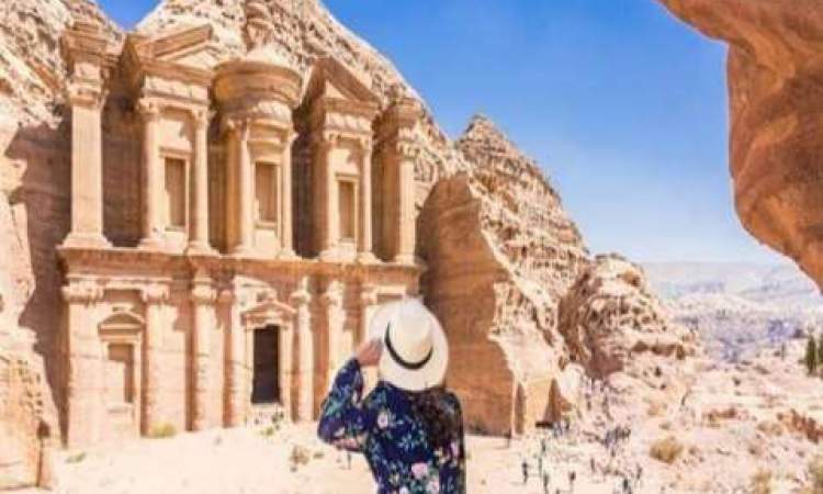 هبوط الدخل السياحي بالأردن إلى 78% 