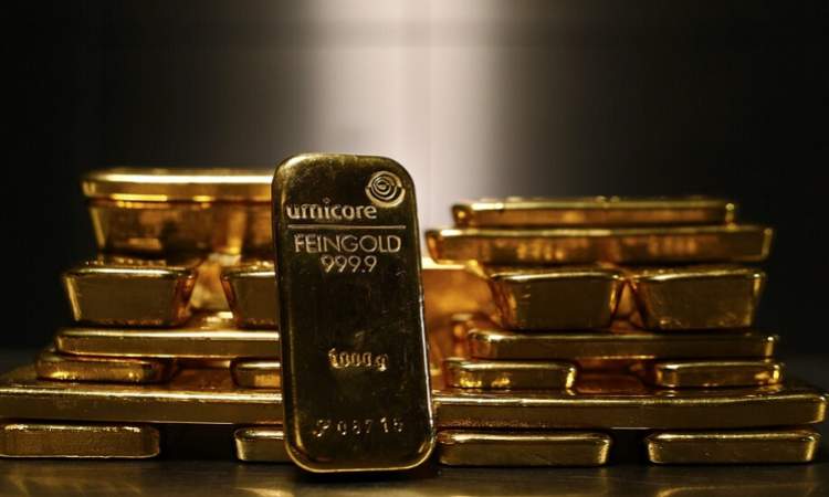 الذهب يستقر دون مستوى 1900 دولار