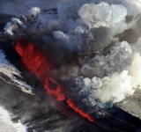 بركان هائل في ألاسكا يثير حيرة العلماء
