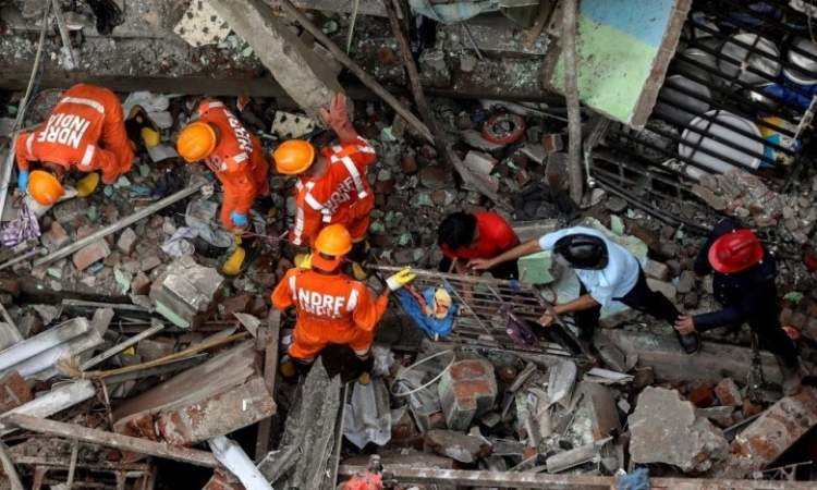 مقتل 11 بينهم 8 أطفال في انهيار مبنى بمدينة مومباي