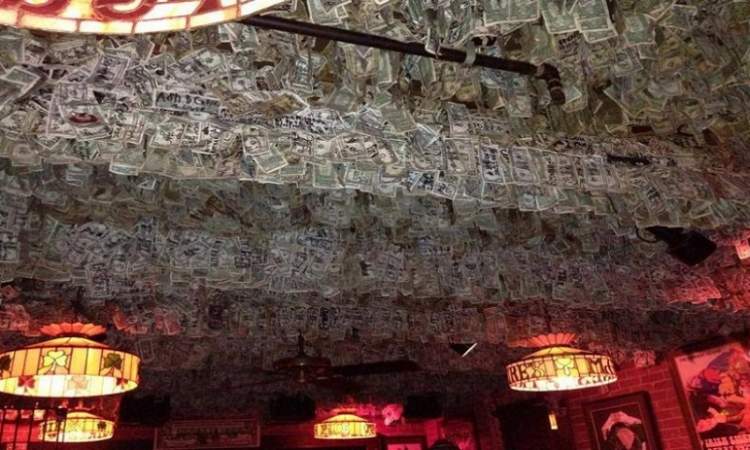 مطعم يعلّق مليوني دولار يستحيل سرقتها" على جدرانه