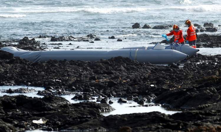 مصرع 3 أشخاص بانقلاب قارب مهاجرين قرب جزر كناري الإسبانية