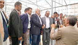 وزير الزراعة والري يفتتح أول مزرعة مائية باليمن بتمويل بنك اليمن والكويت