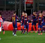 9 لاعبين على قائمة الرحيل من برشلونة