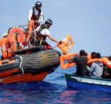 انقاذ 368 مهاجرا في البحر المتوسط 