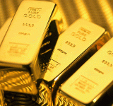 ارتفاع أسعار الذهب فوق 1800 دولار مدعومة مع انخفاض الدولار