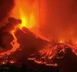 إجلاء 5000 شخص بعد ثوران بركان في جزر الكناري الإسبانية
