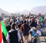 توافد الحشود من محافظة صنعاء للمشاركة في الاحتفال بالمولد النبوي