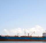السودان يوقف دخول سفن الوقود مياهه الإقليمية