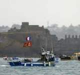 لندن تهدد بتعزيز عمليات تفتيش سفن الصيد الأوروبية