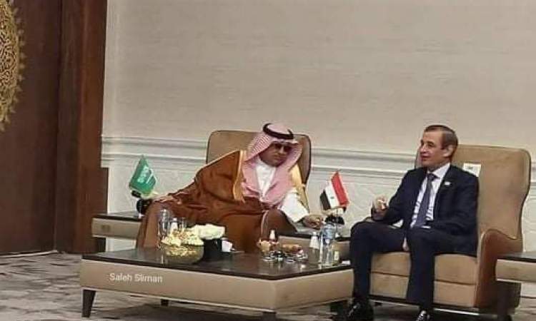 في أول اجتماع علني .. مدير المخابرات السوري  يلتقي نظيره السعودي (صور) 