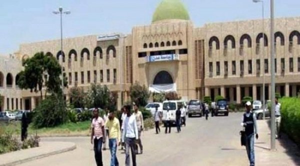جامعة عدن تعلن الاضراب الشامل احتجاجا على تردي الاوضاع 