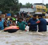 مصرع وفقدان 115 شخصا في فيضانات براديش بالهند