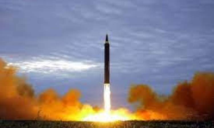 كوريا الشمالية تطلق صاروخا جديدا باتجاه البحر الشرقي