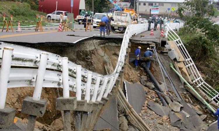 تحذيرات من تسونامي بعد زلزال قوي شرق اليابان
