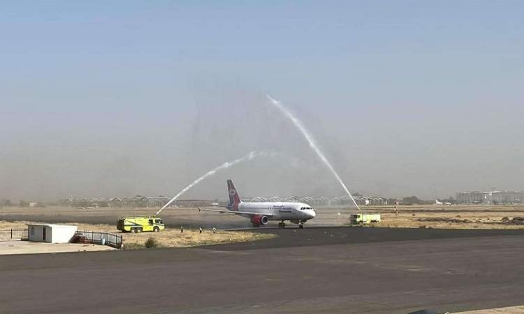 اقلاع أول رحلة تجارية من مطار صنعاء الدولي