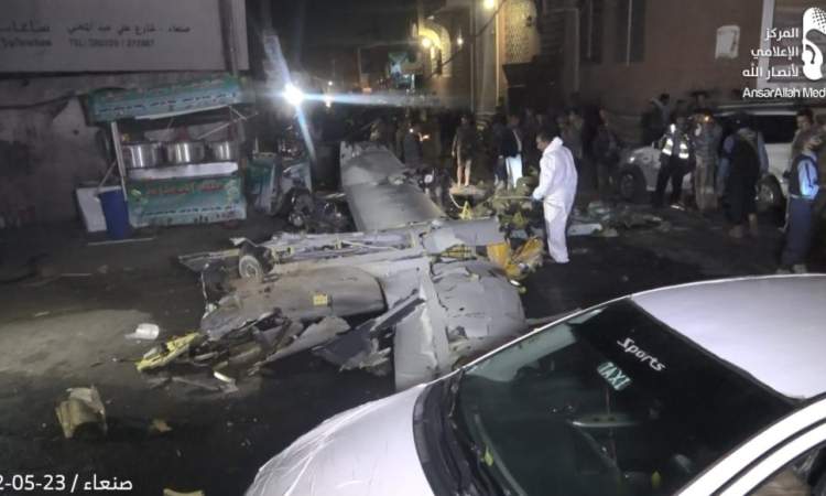 استشهاد 3 مواطنين في مكان سقوط الطائرة بصنعاء(الاسماء)