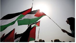 تحد فلسطيني  بمسيرات أعلام فلسطينية في الضفة  والقدس ردًّا على مسيرة المستوطنين