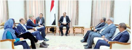 الرئيس المشاط يلتقي المبعوث الأممي بدار الرئاسة في العاصمة صنعاء