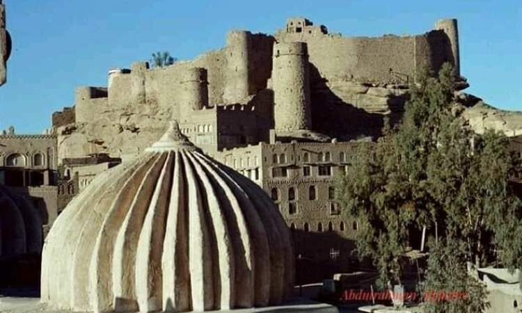 قلعة شمر يهرعش بمدينة رداع 
