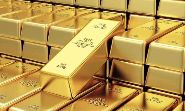 ارتفاع أسعار الذهب من أدنى مستوى لها في عام واحد مع انخفاض الدولار