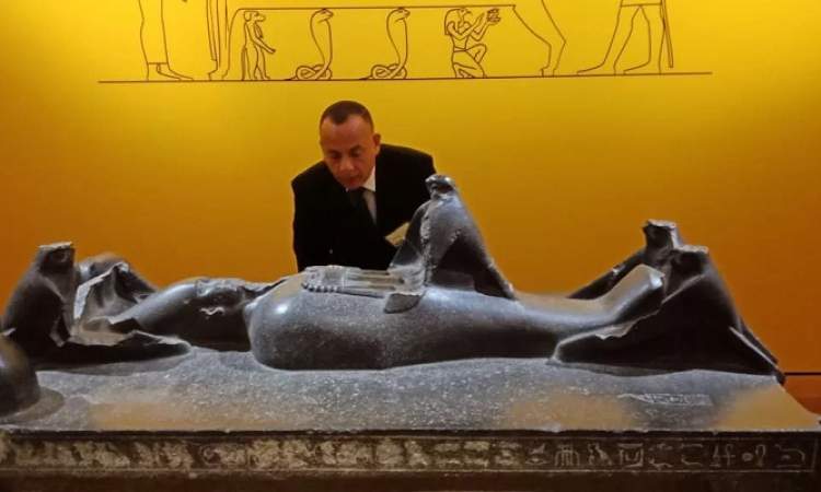 بلجيكا تعيد لمصر تمثالين أثريين 