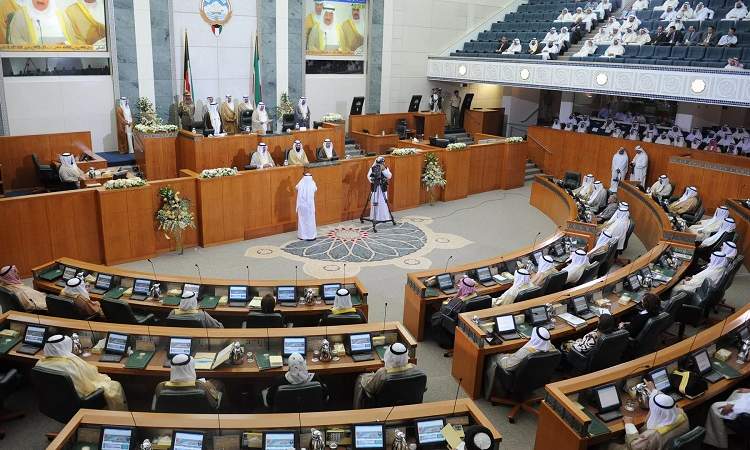 البرلمان الكويتي يطيح بالحكومة الجديدة 