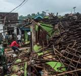مقتل 46 شخصا على الأقل في الزلزال الذي ضرب إندونيسيا