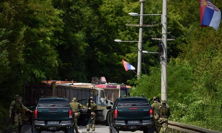 تسمم 51 شخصا جراء انحراف قطار محمل بمادة الأمونيا في صربيا