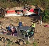 34 قتيلا وجريحا في سقوط شاحنة من منحدر جبلي في بوليفيا