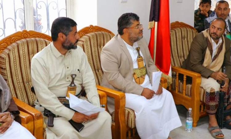 الحوثي يناقش القضايا المجتمعية في مديريات وصاب