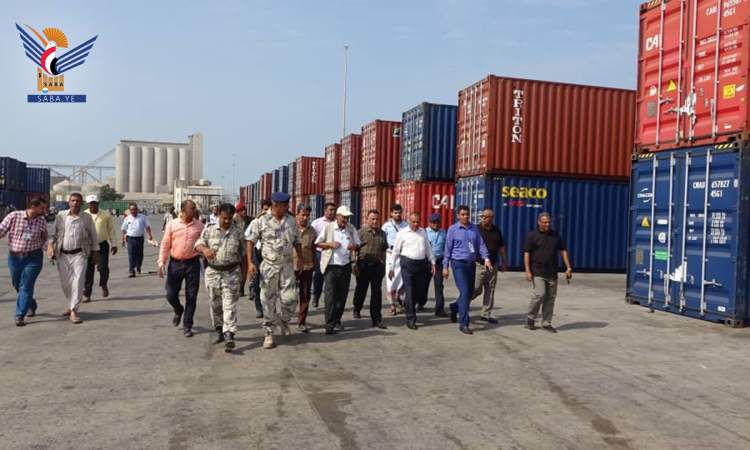 وزير النقل يتفقد ميناء الحاويات بالحديدة