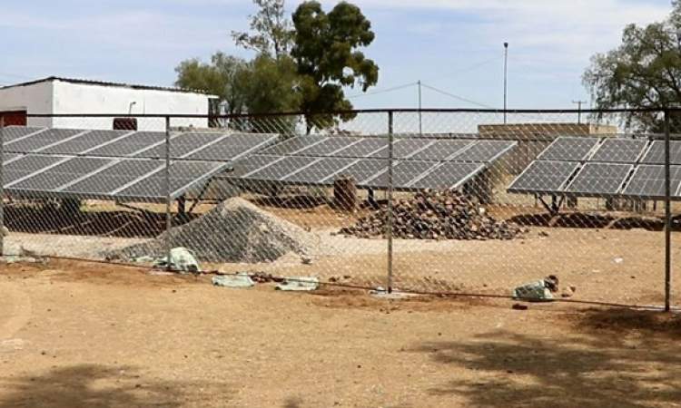 البخيتي يفتتح مشروع طاقة شمسية لآبار مكتب الزراعة بذمار